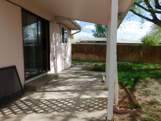 Building Photo - Tri-Level in Clifton COMING SOON!!!
