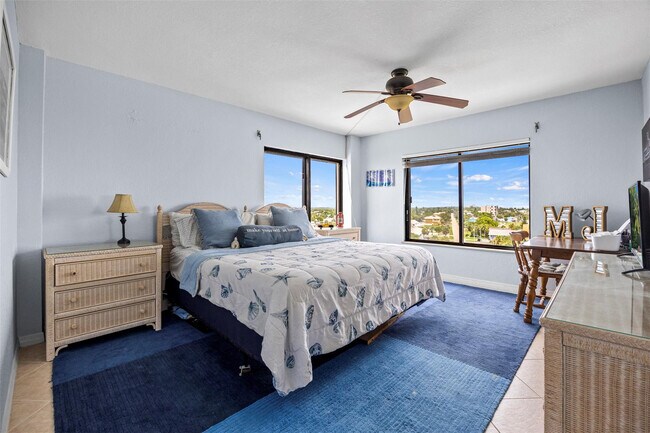 Building Photo - 801 S Ocean Dr