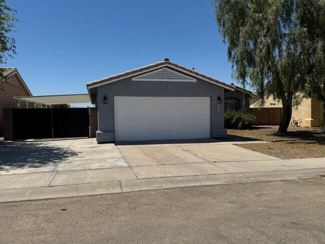 Building Photo - Welcome Home!!