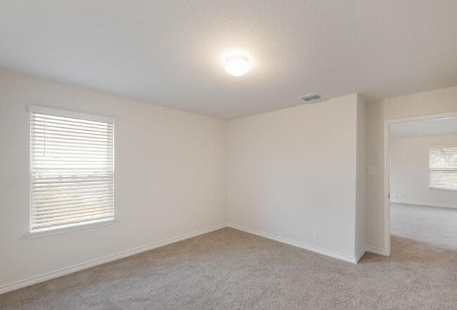 Building Photo - Private Cul-de-Sac Living with Spacious Backyard