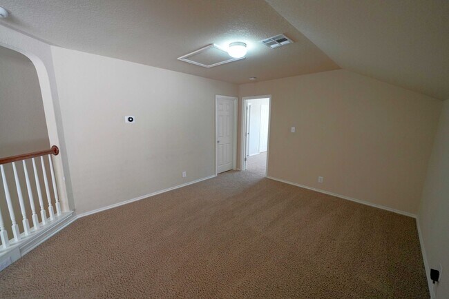 Building Photo - Immaculate Rental Now Available in Cibolo!...