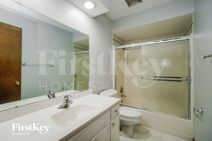 Building Photo - 116 Westview Dr