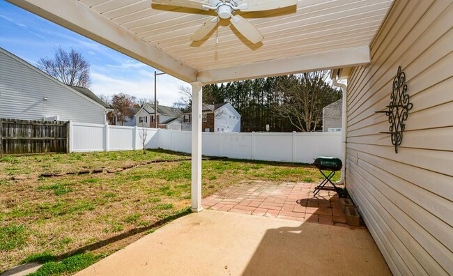 Building Photo - 612 Spanish Oak Dr