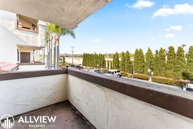 Building Photo - Coastal 1 Bed, 1 Bath Condo Available NOW ...