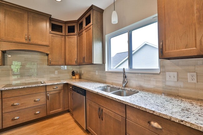 Building Photo - Gorgeous 3 Bedroom Home in Edwardsville