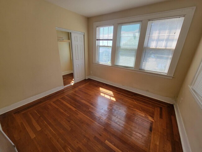 Building Photo - 489 Quinnipiac Ave