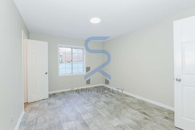 Building Photo - All-Electric 2BR/1.5BA  Home in Prime Campbellton Rd