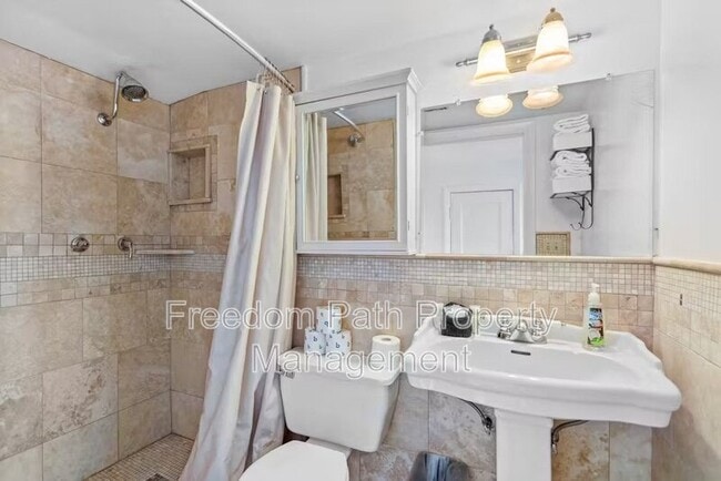 Building Photo - 43843 ID-200