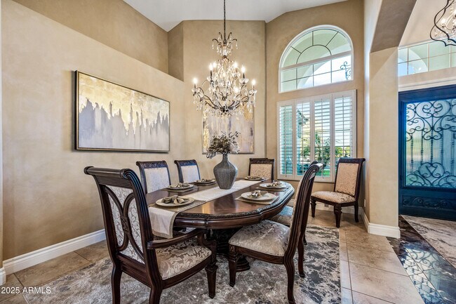 Building Photo - 1817 E Willow Tree Ct