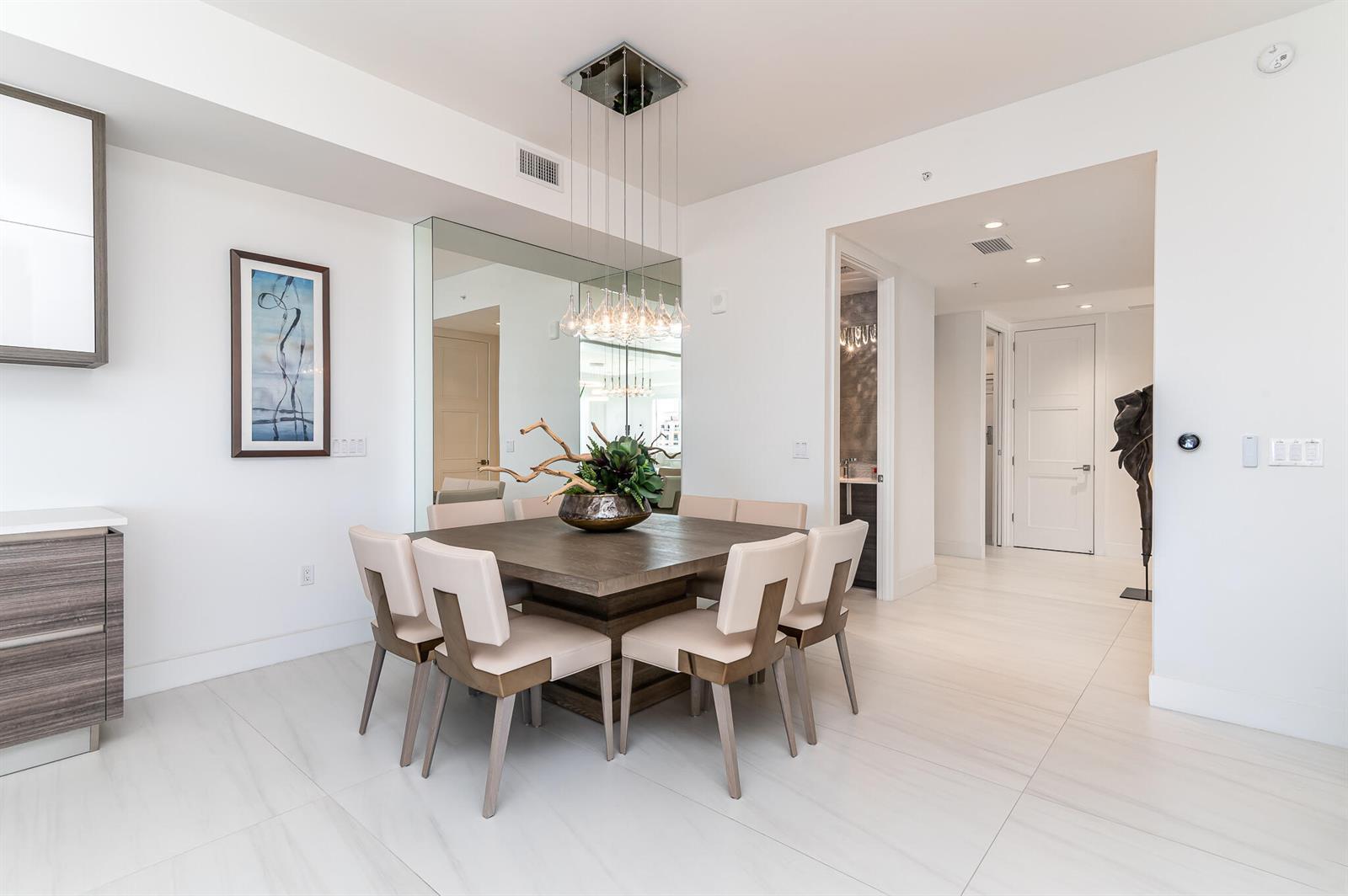 Building Photo - 155 E Boca Raton Rd