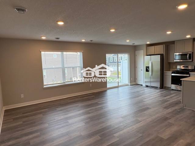 Building Photo - 5129 Stable View Dr