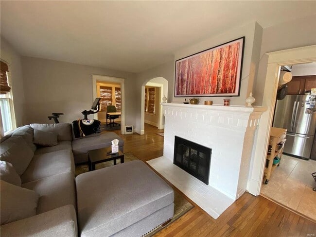 Building Photo - 743 Clark Ave