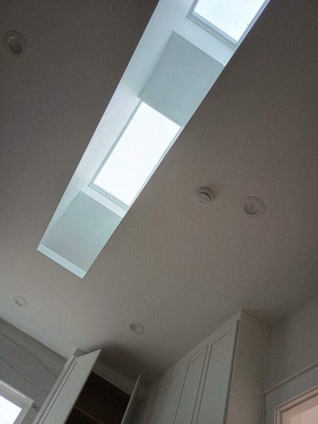 Building Photo - 1815 G St