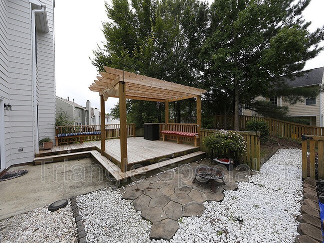 Building Photo - 210 Newberry Ln