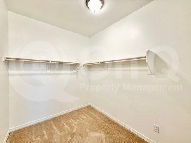 Building Photo - 40785 W Agave Rd