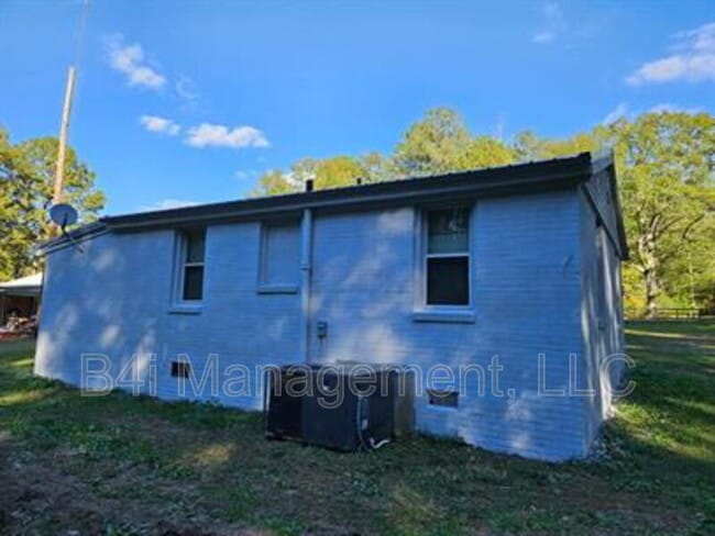 Building Photo - 117 Oak Dr