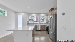 Building Photo - 102 Tendick St