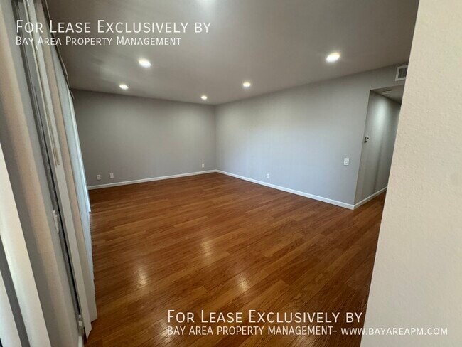 Building Photo - 3349 Brittan Ave