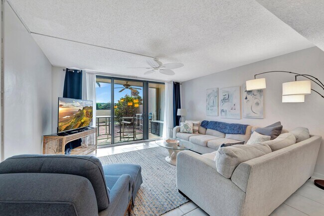 Building Photo - 355 S Ocean Dr