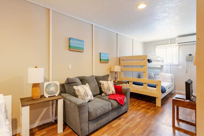 Building Photo - 814 Helen Blvd