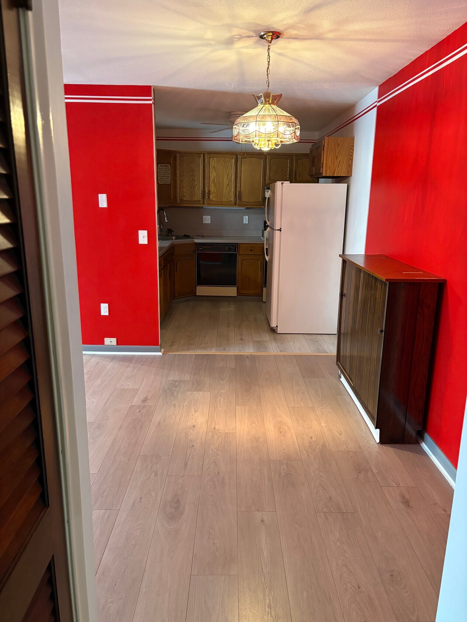 Building Photo - 1274 E Main St