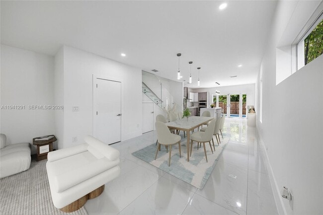 Building Photo - 3140 Carter St