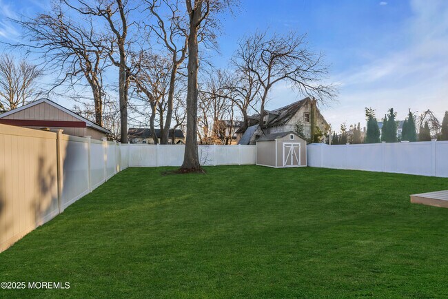 Building Photo - 132 Chelton Ave