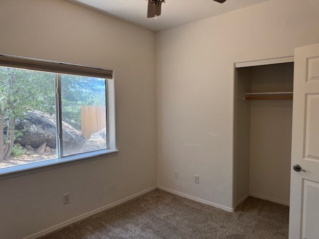 Building Photo - 1371 Loren Dr