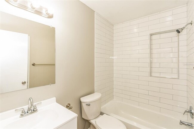 Building Photo - 4626 20th Ave N