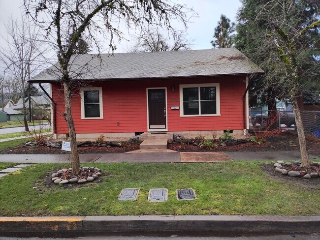 Building Photo - Cute Two-Bedroom Home In Springfield!