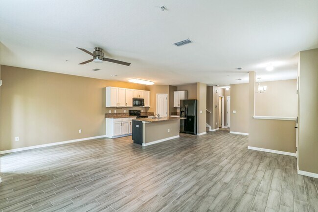 Building Photo - 3778 Seneca Club Loop