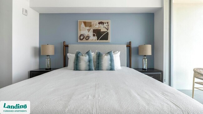 Building Photo - 1950 Mayfair St