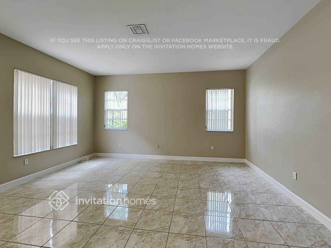 Building Photo - 1025 SW 146th Terrace
