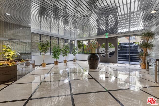 Building Photo - 12000 Goshen Ave