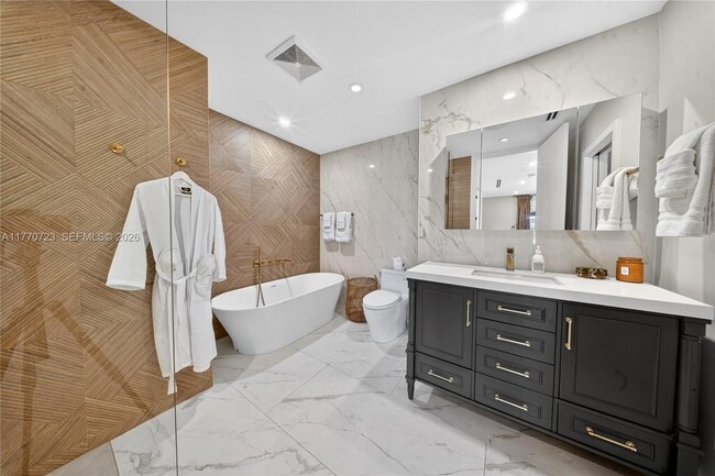 Building Photo - 4312 NE 22nd Ave