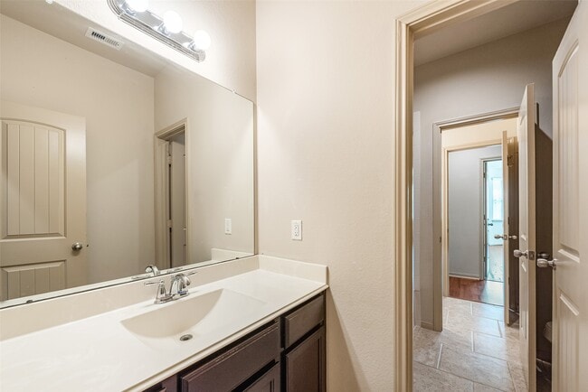 Building Photo - 3205 Featherwood Ln