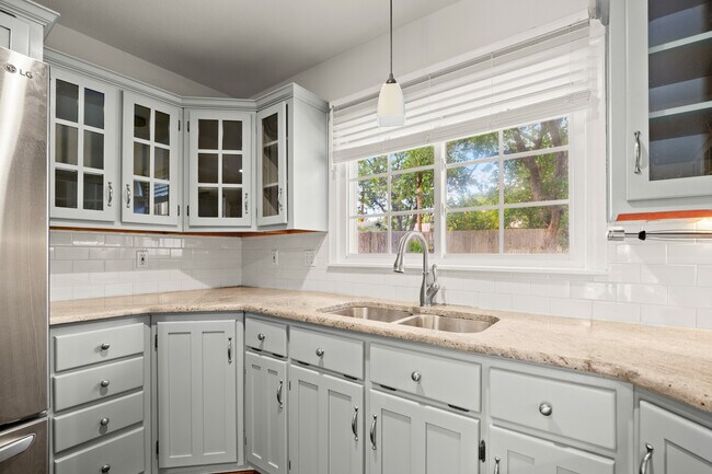 Building Photo - 5805 Bull Creek Rd