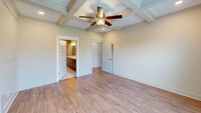 Building Photo - Stylish Veridian Townhome with Main-Level Primary Suite, Large Kitchen Island and Covered Back Patio