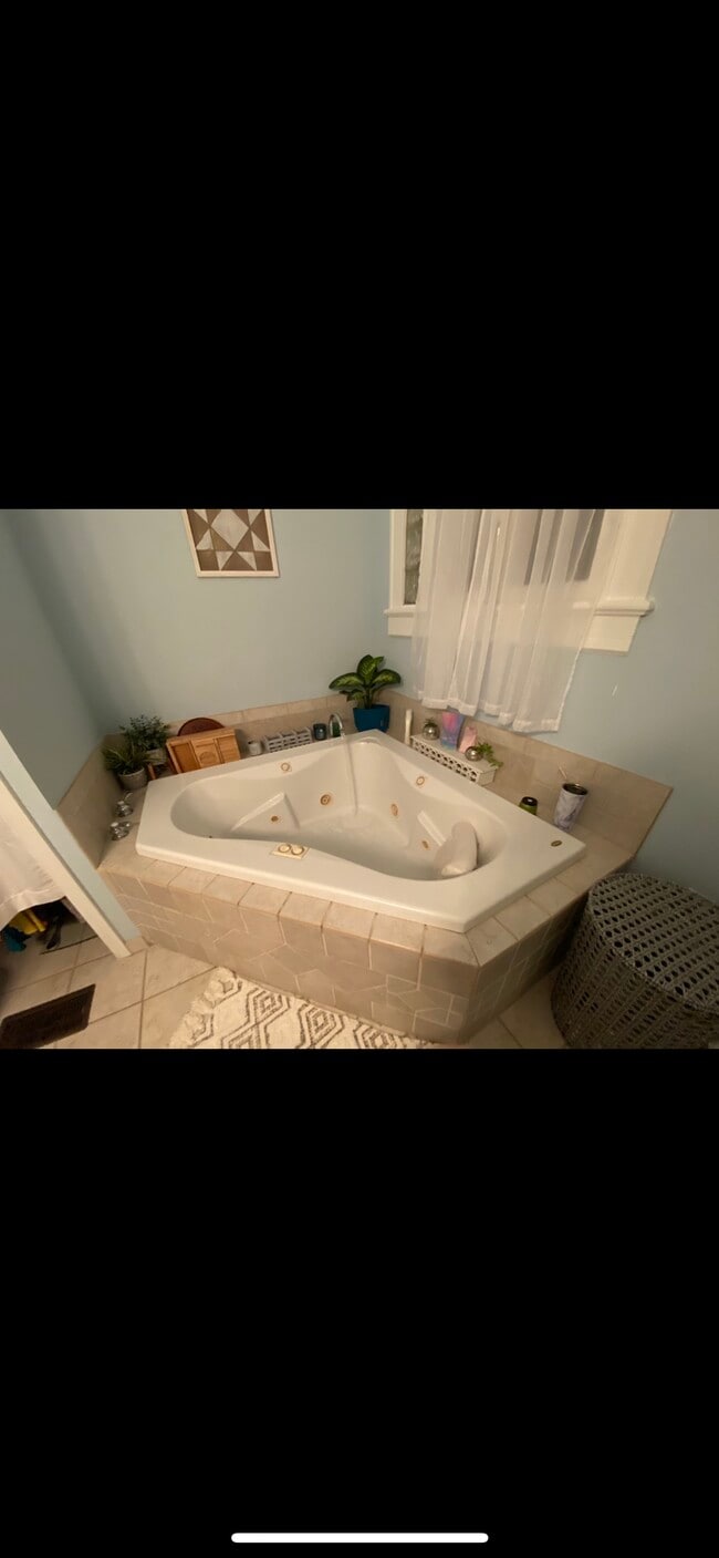 Building Photo - 816 Roosevelt Pl