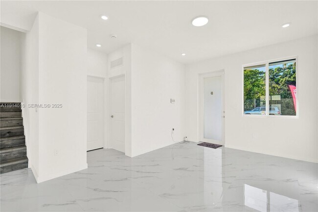 Building Photo - 22535 SW 125th Ave