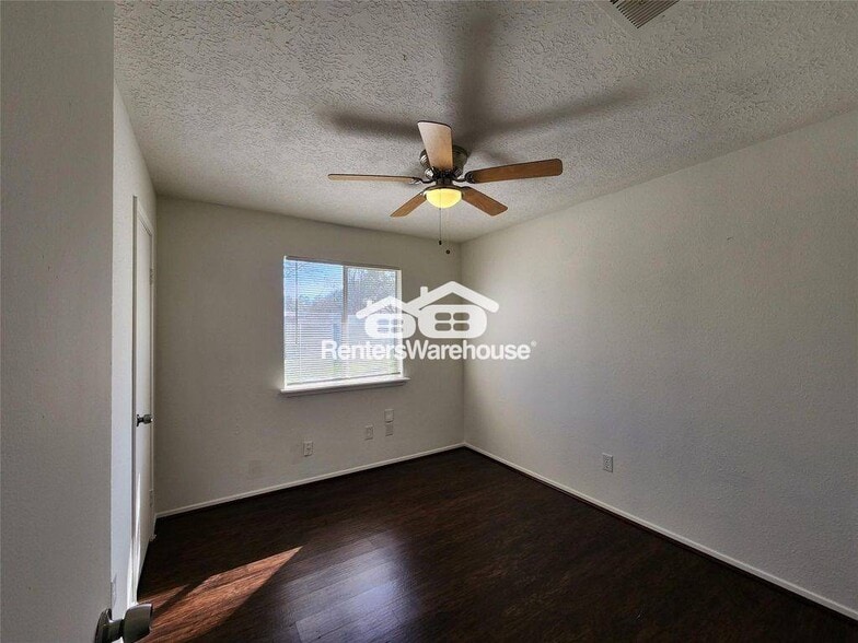 Building Photo - 2446 Autumn Springs Ln