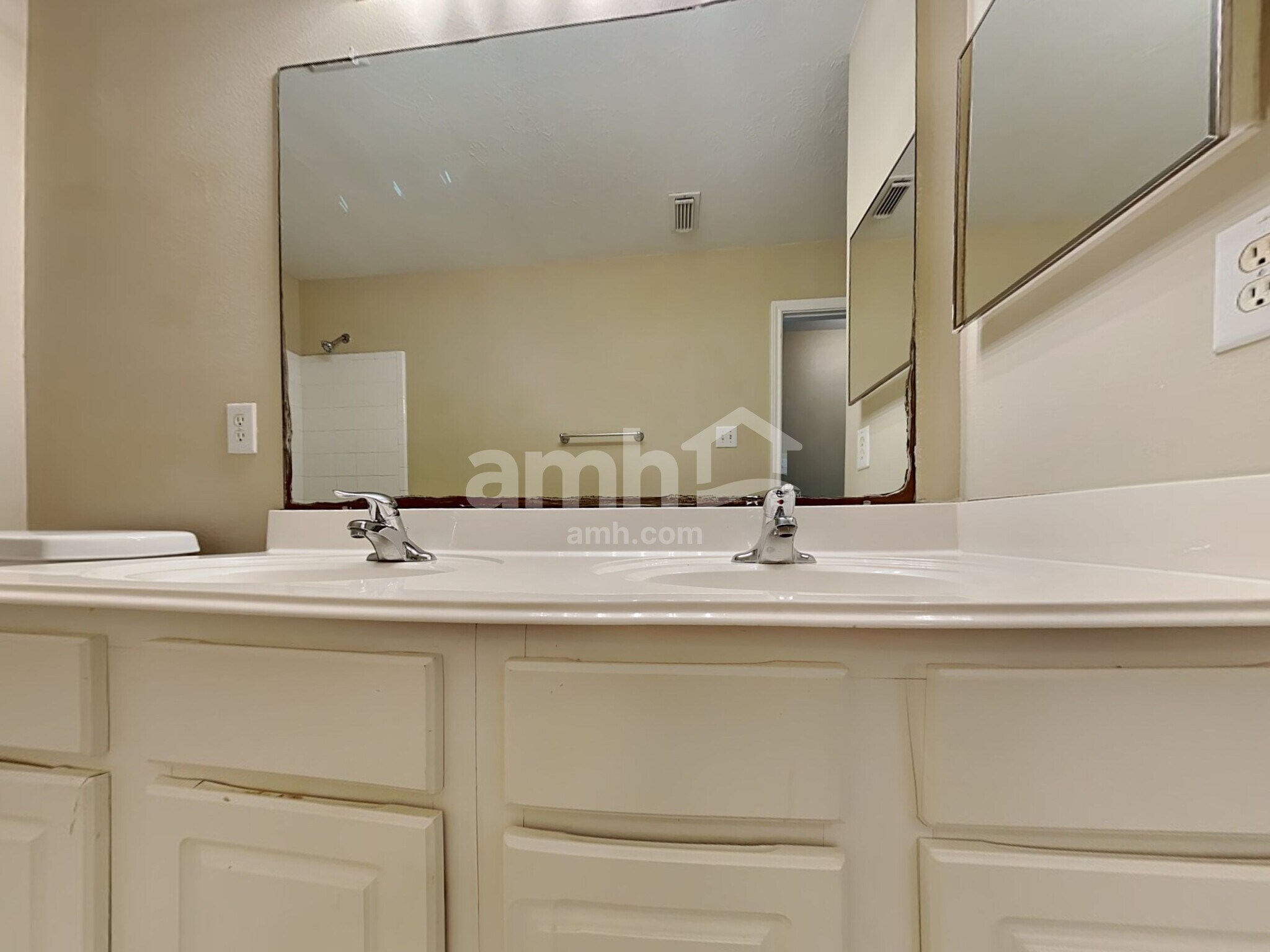 Building Photo - 24203 Silversmith Ln