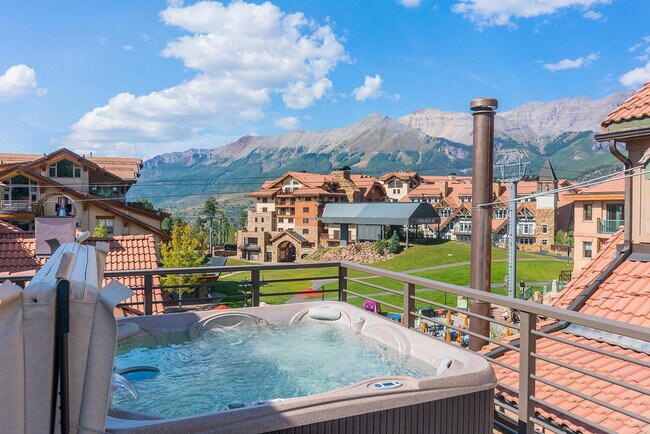 Building Photo - 113 Lost Creek Ln