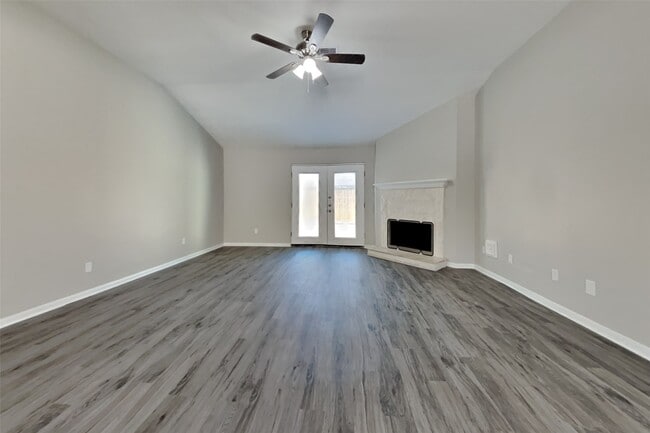 Building Photo - 28907 Sedgefield St