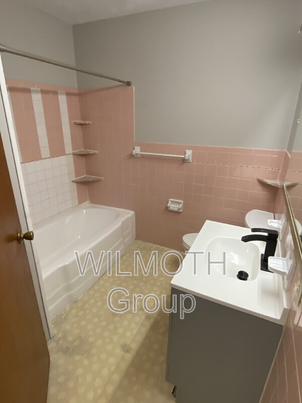 Building Photo - 5358 Winthrop Ave