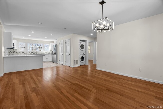 Building Photo - 9 William Puckey Dr