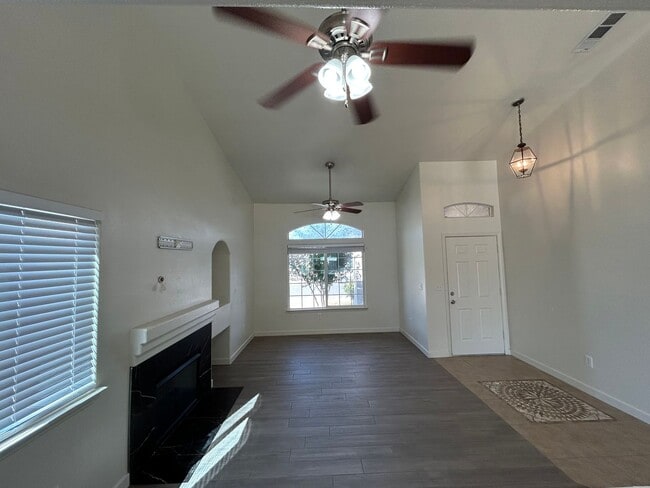 Building Photo - 111 Buck Run Dr
