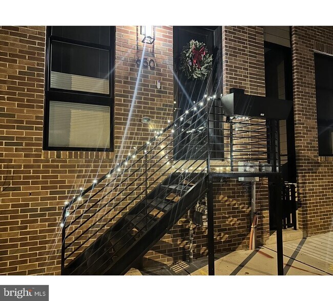 Building Photo - 650 N 13th St