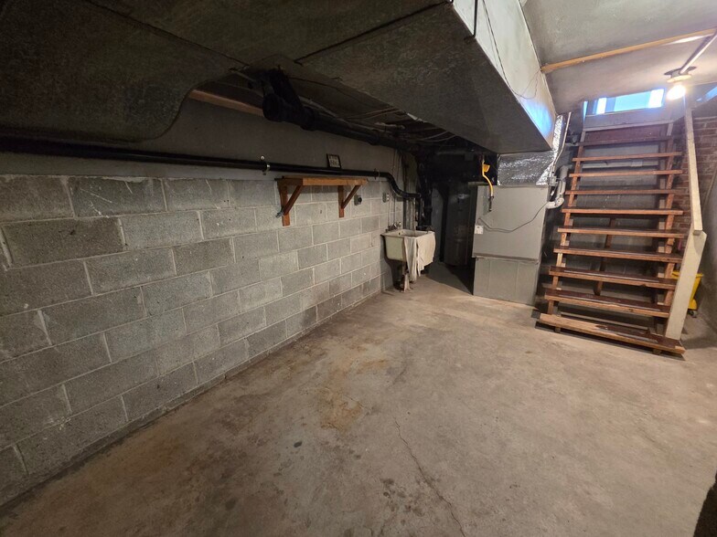 Building Photo - 1213 Gordon Ave