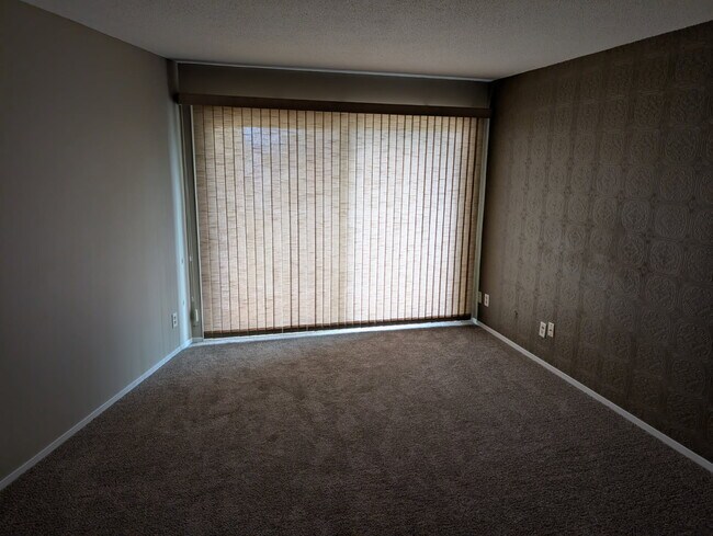 Custom Made Blinds - 122 Demont Avenue East